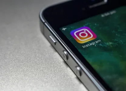 L'ère de la surenchère : quand l'intensité devient la nouvelle forme du social media